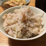 梅干しと塩昆布の炊き込みご飯